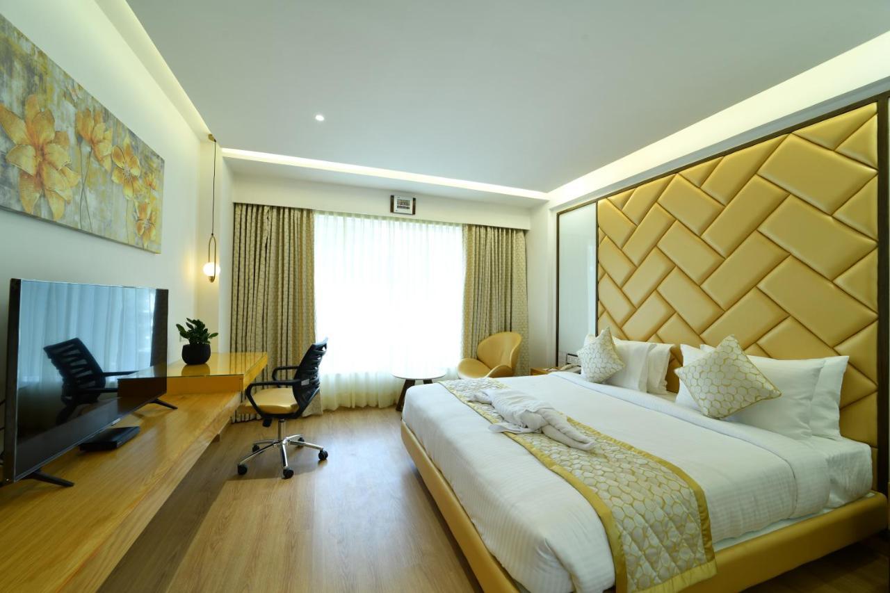 The President Hotel, Kumarapark Bangalore Eksteriør bilde